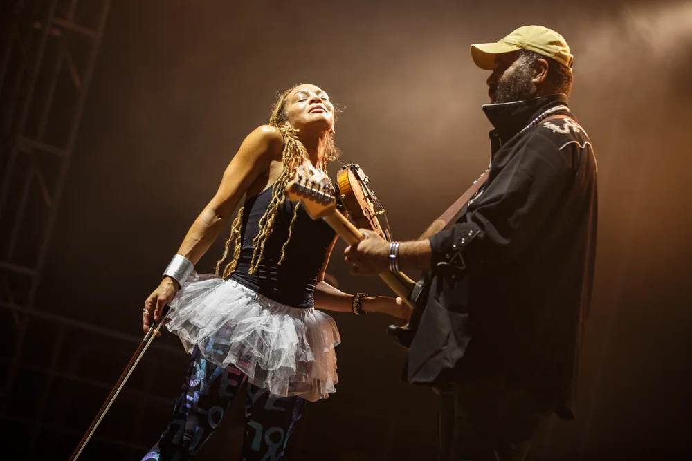 Music Photography of Anne Harris, Otis Taylor - Photo No. 2900 by Przemek Wozny