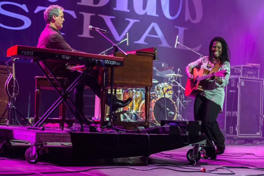 Music Photography of Scottie Miller, Ruthie Foster - Photo No. 1514 by Przemek Wozny