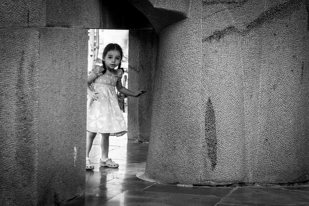 Street Photography in Yerevan, Armenia - Photo No. 8712 by Przemek Wozny