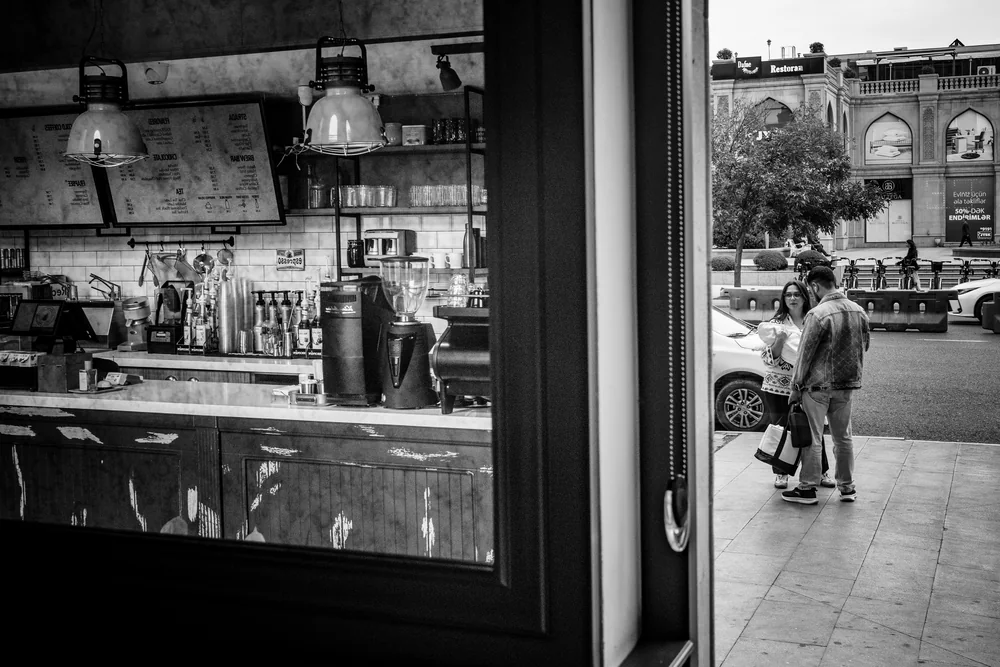 Street Photography in Baku, Azerbaijan - Photo No. 4137 by Przemek Wozny
