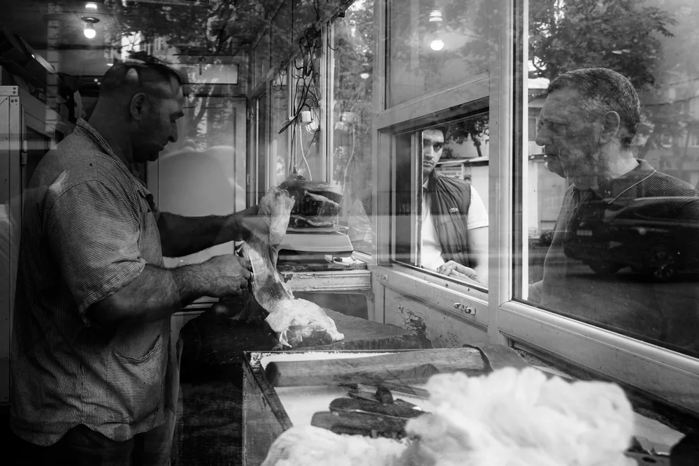 Street Photography in Baku, Azerbaijan - Photo No. 5080 by Przemek Wozny
