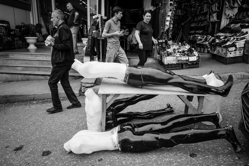 Street Photography in Baku, Azerbaijan - Photo No. 5831 by Przemek Wozny