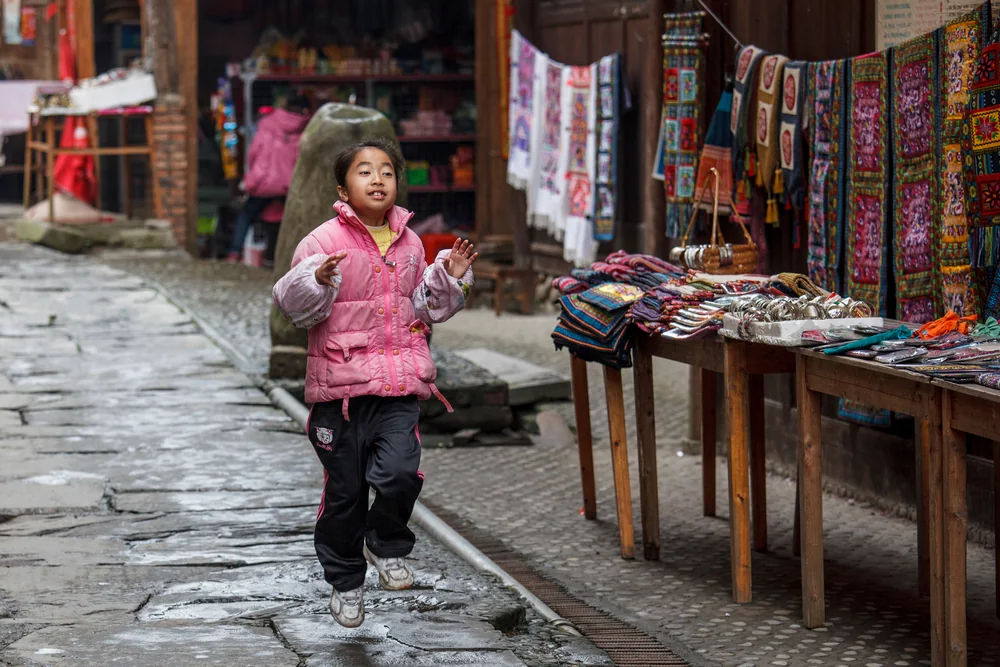 Street Photography in Guilin, China - Photo No. 1586 by Przemek Wozny