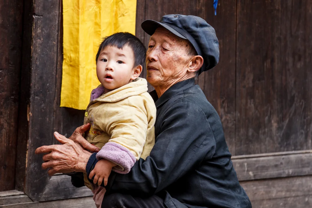 Street Photography in Guilin, China - Photo No. 1623 by Przemek Wozny