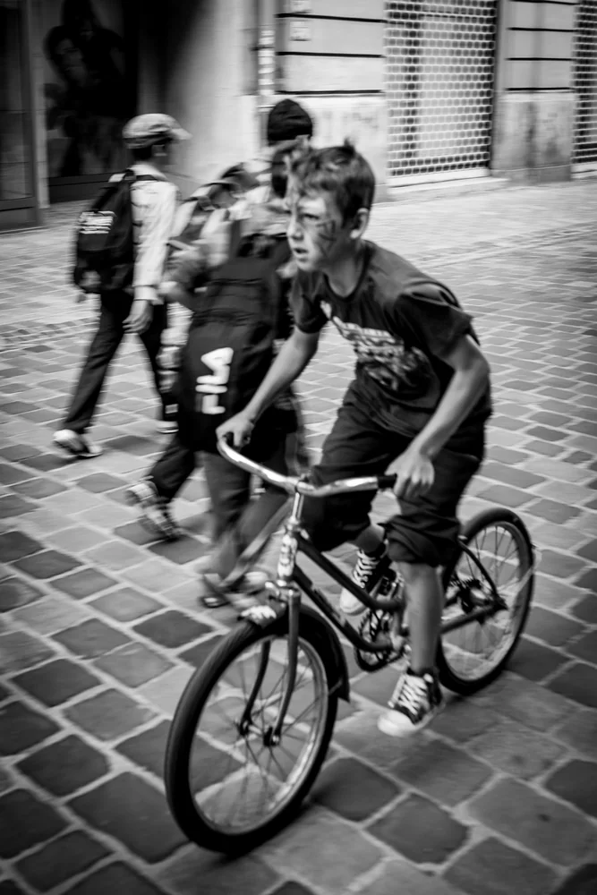 Street Photography in Gyor, Hungary - Photo No. 6432 by Przemek Wozny