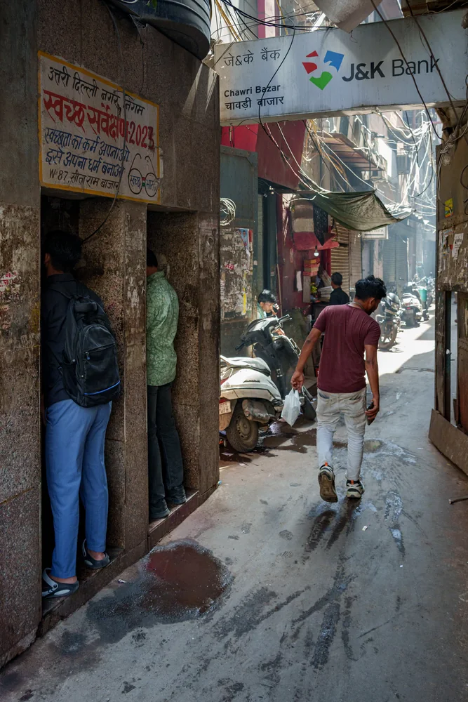 Street Photography in New Delhi, India - Photo No. 4961 by Przemek Wozny