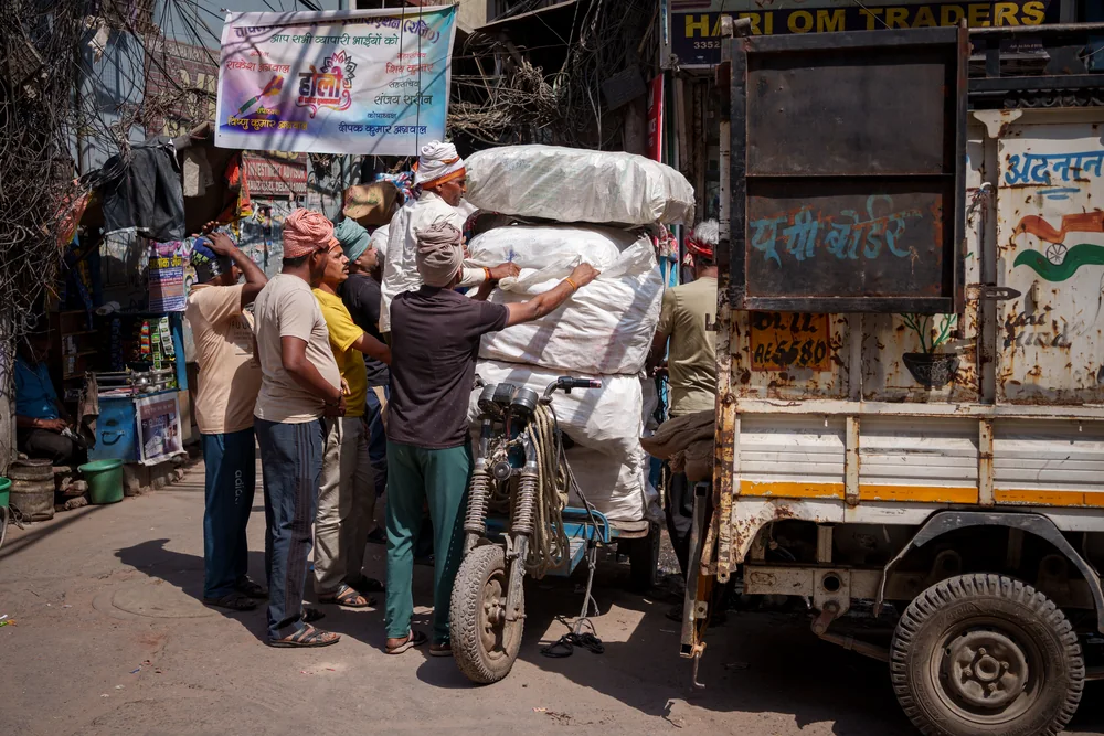 Street Photography in New Delhi, India - Photo No. 5045 by Przemek Wozny