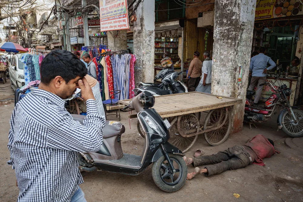 Street Photography in New Delhi, India - Photo No. 7101 by Przemek Wozny