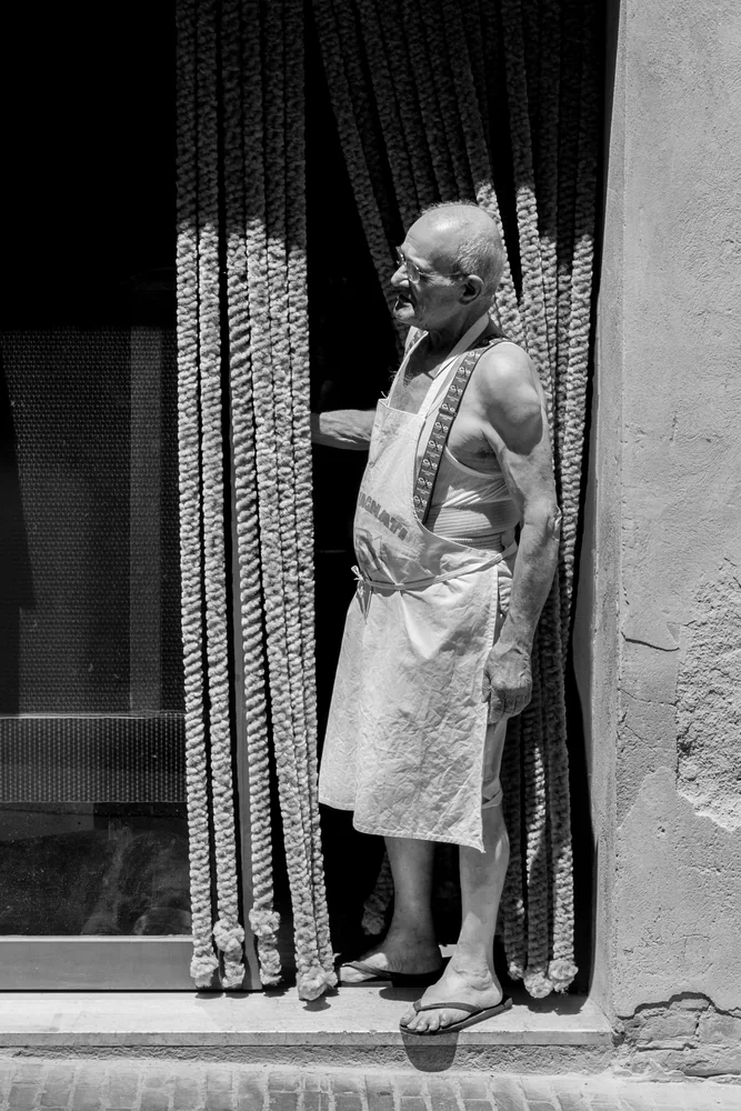 Street Photography in Lisbon, Portugal - Photo No. 9611 by Przemek Wozny