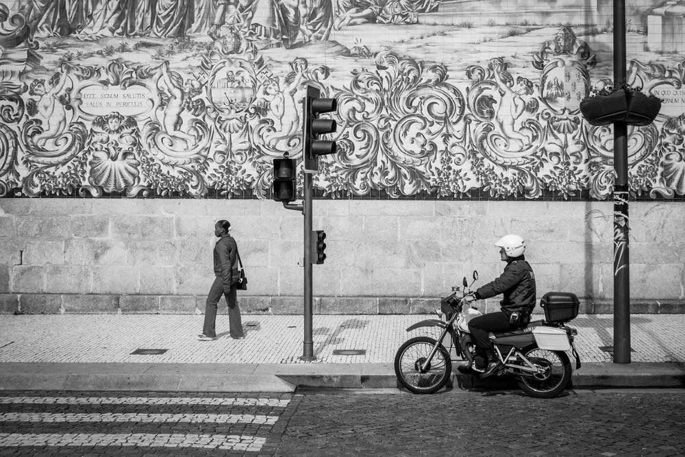 Street Photography in Porto, Portugal - Photo No. 3929 by Przemek Wozny