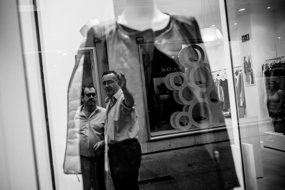 Street Photography in Sevilla, Spain - Photo No. 3693 by Przemek Wozny
