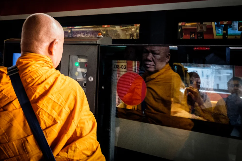 Street Photography in Bangkok, Thailand - Photo No. 9966 by Przemek Wozny
