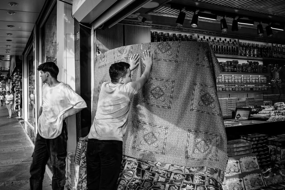 Street Photography in Ankara, Turkey - Photo No. 5934 by Przemek Wozny