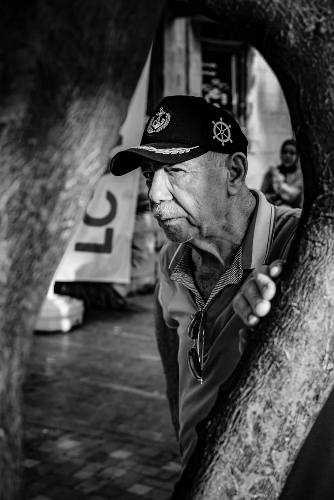 Street Photography in Ankara, Turkey - Photo No. 6070 by Przemek Wozny