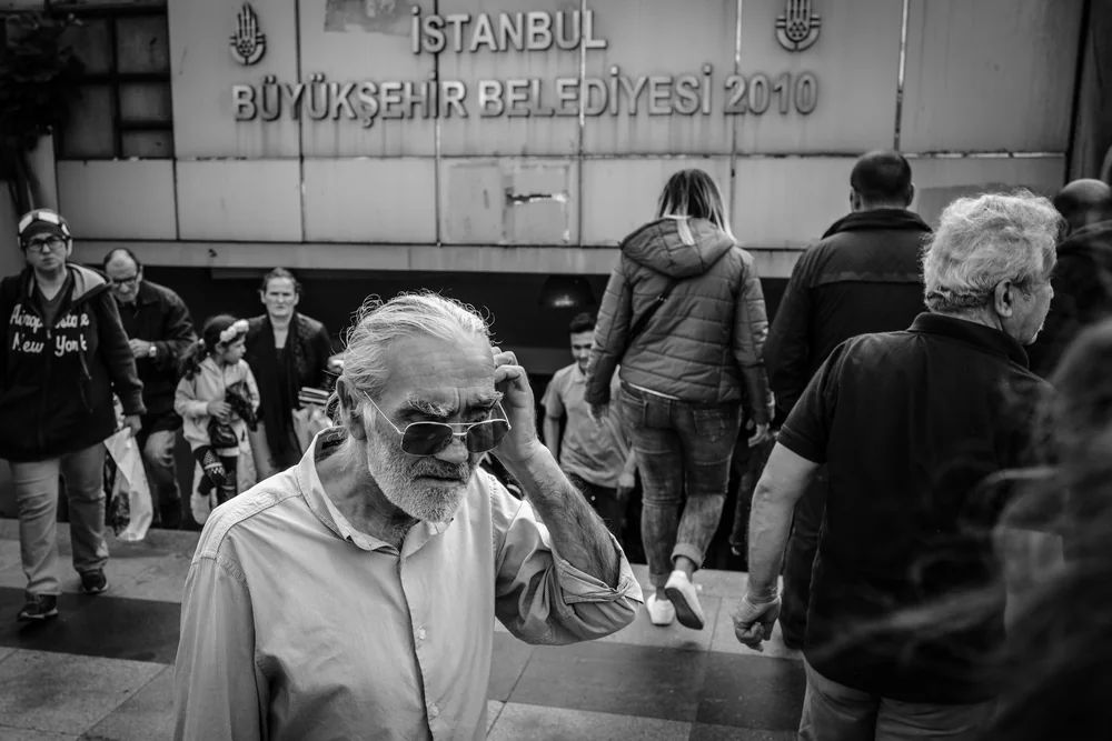 Street Photography in Istanbul, Turkey - Photo No. 2473 by Przemek Wozny