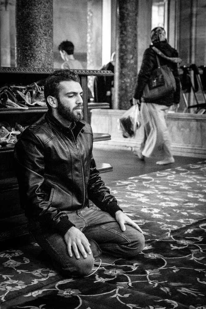 Street Photography in Istanbul, Turkey - Photo No. 4258 by Przemek Wozny