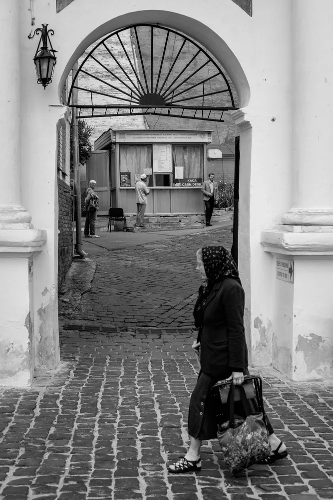 Street Photography in Kiev, Ukraine - Photo No. 6062 by Przemek Wozny