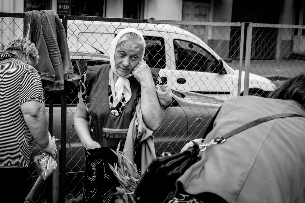 Street Photography in Kiev, Ukraine - Photo No. 6331 by Przemek Wozny
