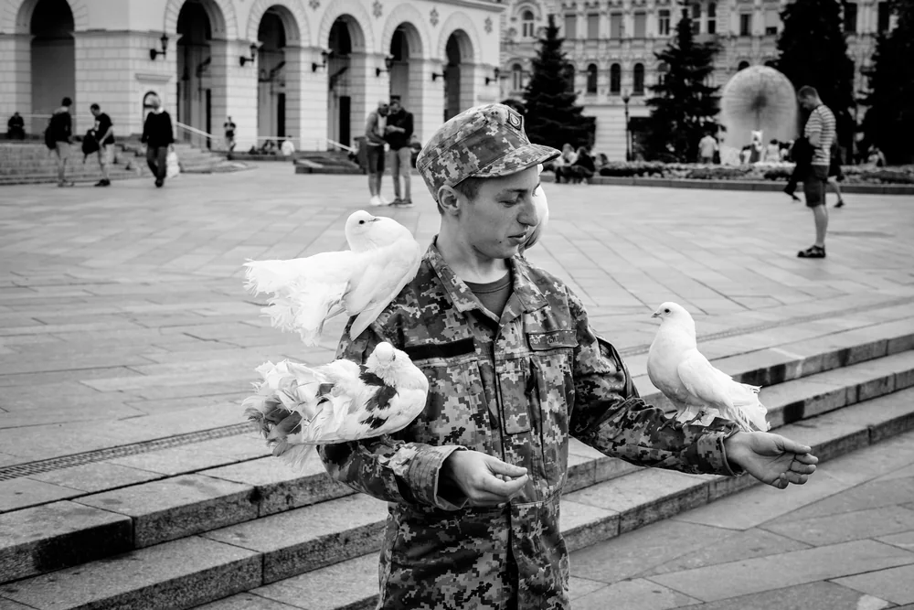 Street Photography in Kiev, Ukraine - Photo No. 6575 by Przemek Wozny