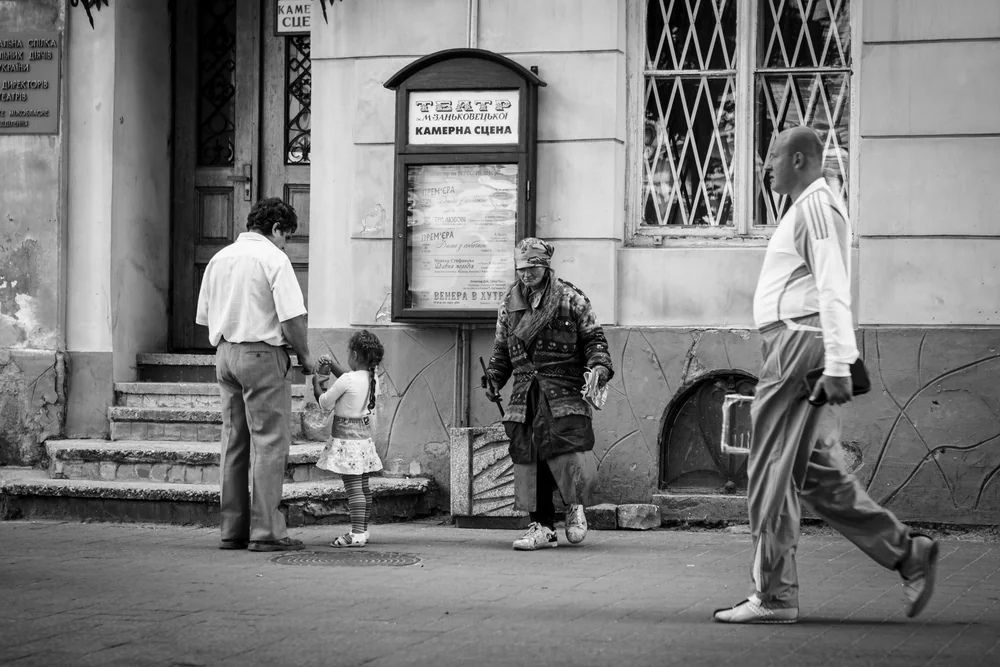 Street Photography in Lviv, Ukraine - Photo No. 9067 by Przemek Wozny