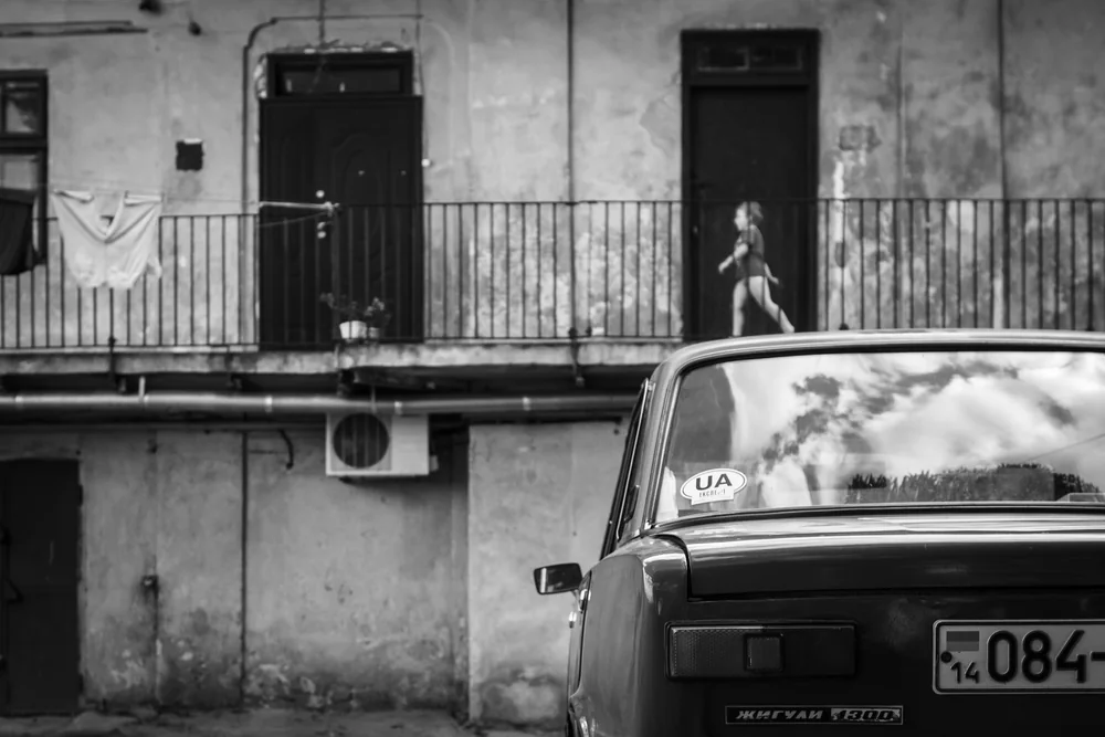 Street Photography in Lviv, Ukraine - Photo No. 9226 by Przemek Wozny