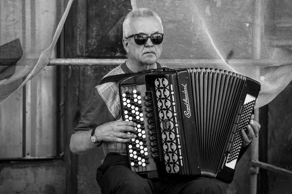 Street Photography in Lviv, Ukraine - Photo No. 9952 by Przemek Wozny
