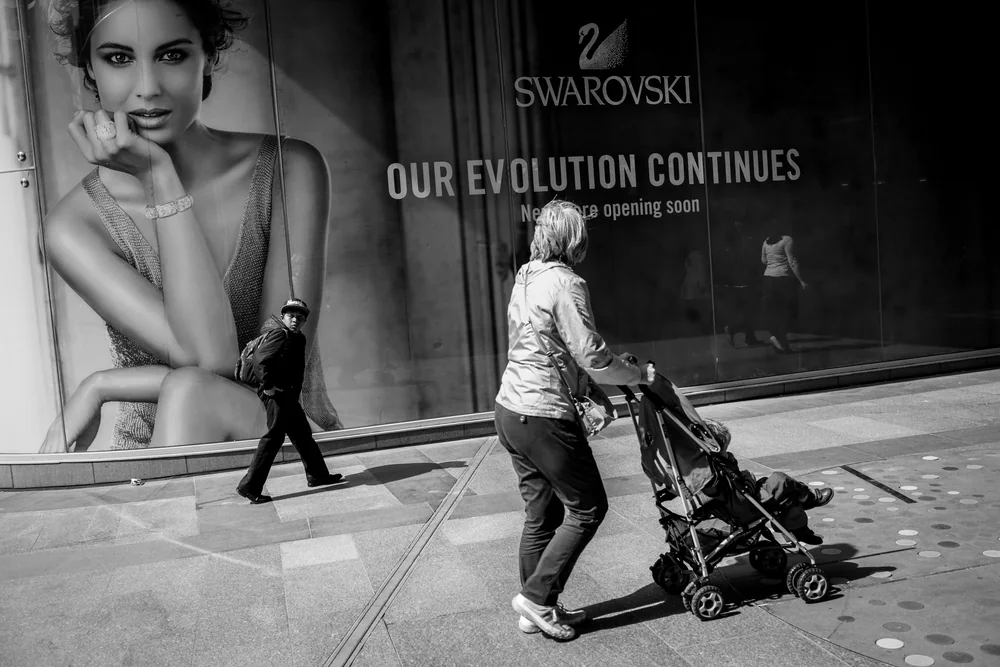 Street Photography in London, United Kingdom - Photo No. 3527 by Przemek Wozny