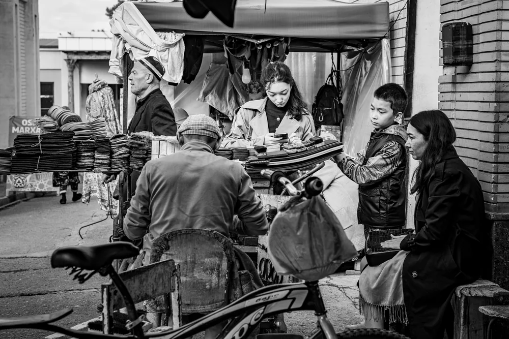 Street Photography in Samarkand, Uzbekistan - Photo No. 4988 by Przemek Wozny