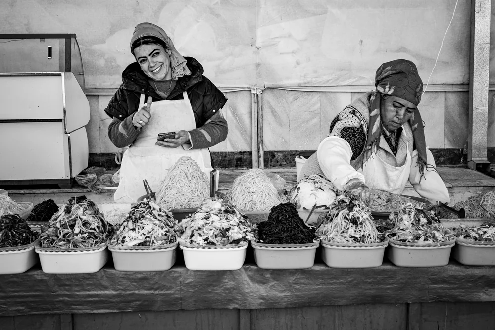 Street Photography in Samarkand, Uzbekistan - Photo No. 5509 by Przemek Wozny