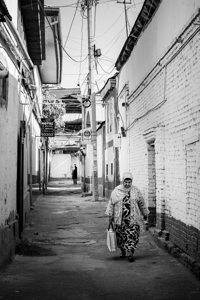Street Photography in Samarkand, Uzbekistan - Photo No. 5596 by Przemek Wozny