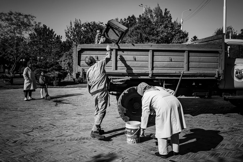 Street Photography in Tashkent, Uzbekistan - Photo No. 0491 by Przemek Wozny
