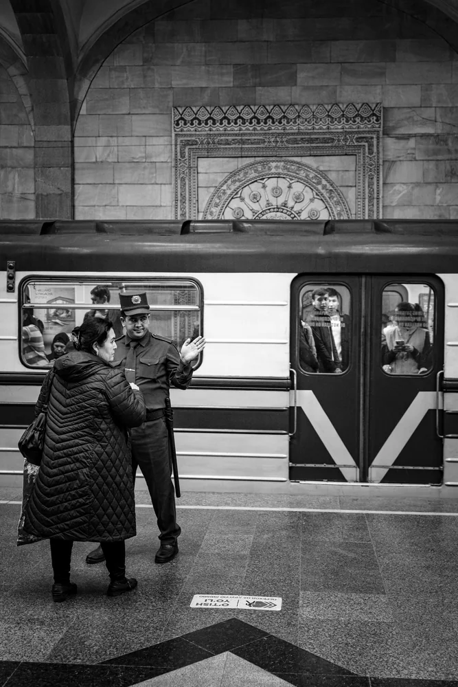 Street Photography in Tashkent, Uzbekistan - Photo No. 6117 by Przemek Wozny