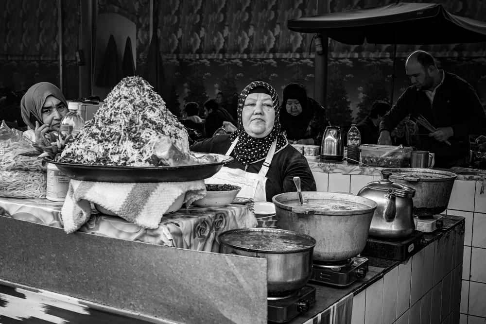 Street Photography in Tashkent, Uzbekistan - Photo No. 6333 by Przemek Wozny