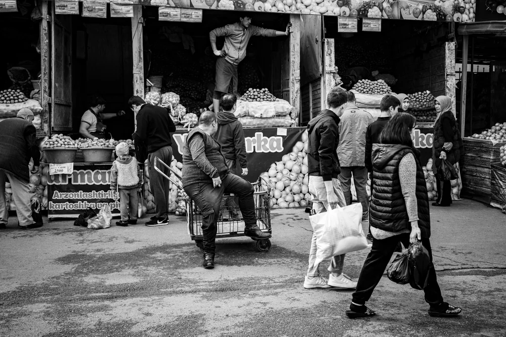 Street Photography in Tashkent, Uzbekistan - Photo No. 6387 by Przemek Wozny