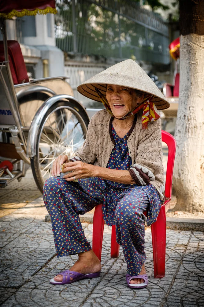 Street Photography in Da Nang, Vietnam - Photo No. 5643 by Przemek Wozny