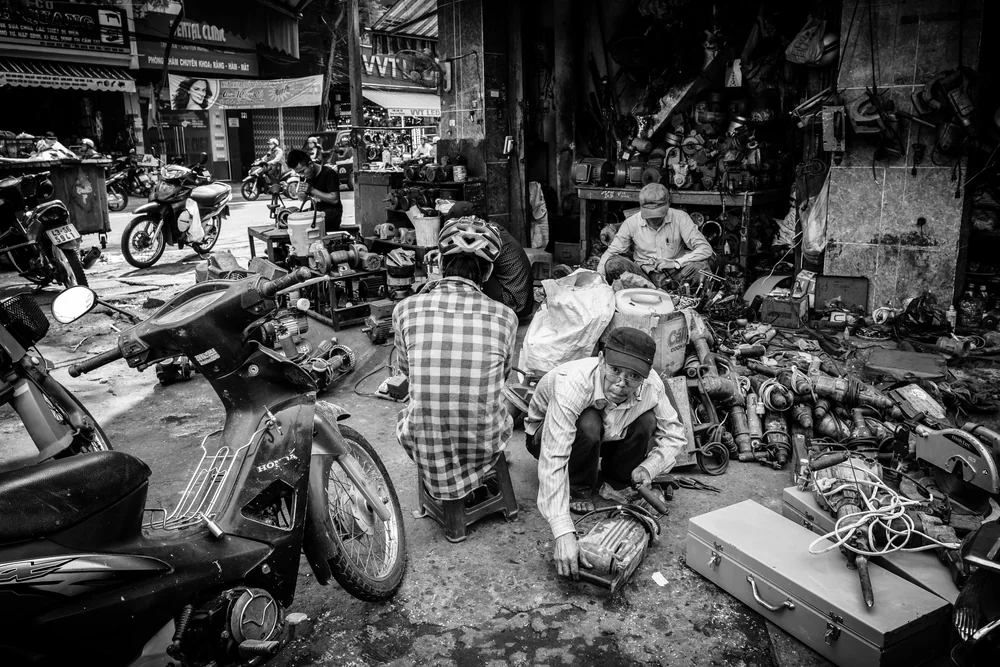 Street Photography in Da Nang, Vietnam - Photo No. 5810 by Przemek Wozny