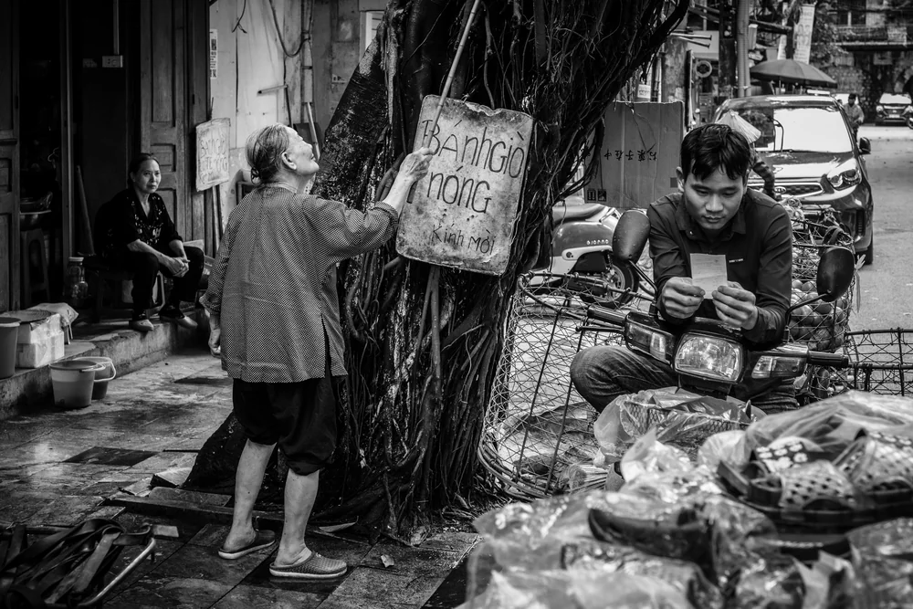 Street Photography in Hanoi, Vietnam - Photo No. 1091 by Przemek Wozny
