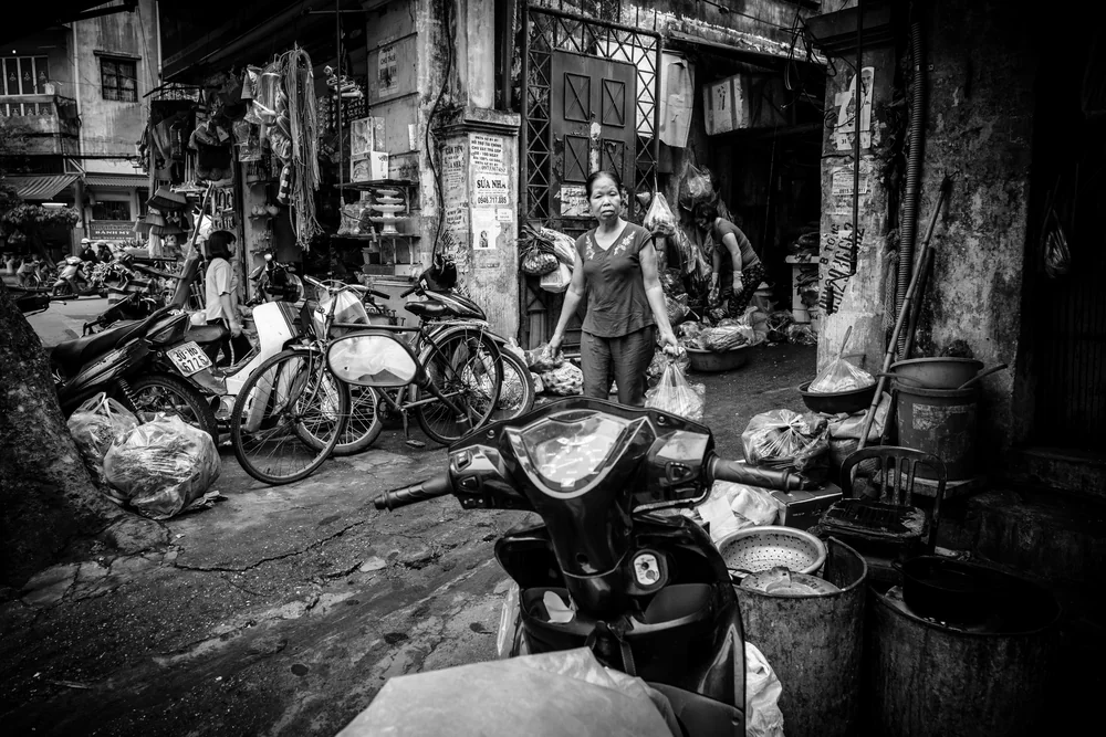 Street Photography in Hanoi, Vietnam - Photo No. 8499 by Przemek Wozny
