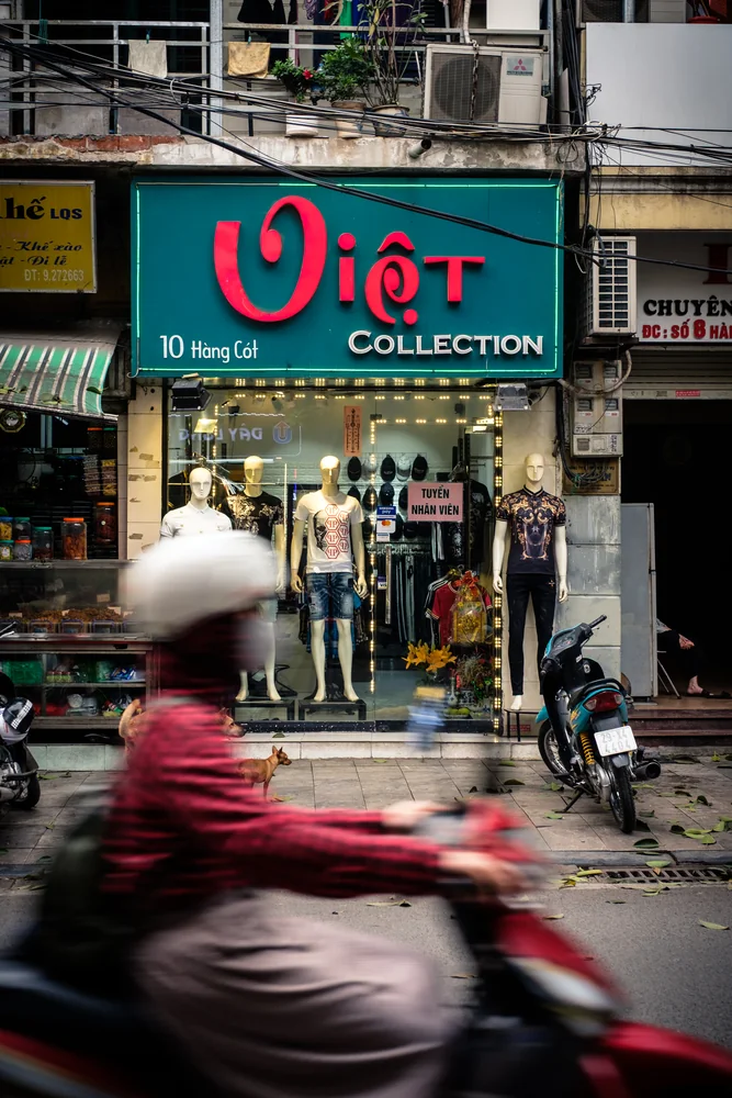 Street Photography in Hanoi, Vietnam - Photo No. 9436 by Przemek Wozny